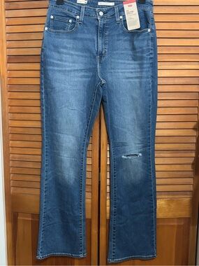 Levi's 725 High-Rise Bootcut Jeans.